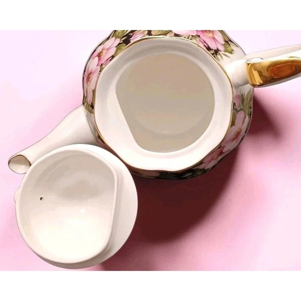 Pristine Royal Albert Alberta Rose Teapot Provincial Flowers Vintage Bone China
